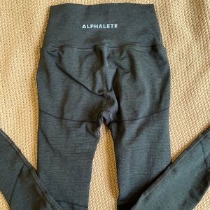 ALPHALETE size S leggings